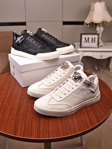 Wholesale Versace Sneakers Hombre at cheap prices .